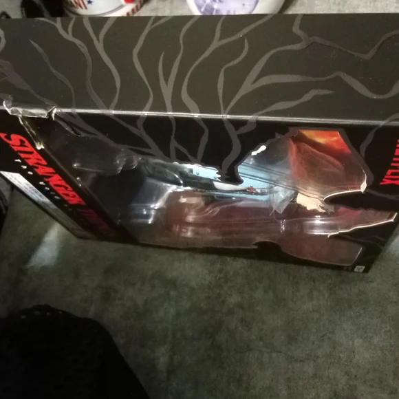 Stranger Things Action Figure - Picture 5 of 9